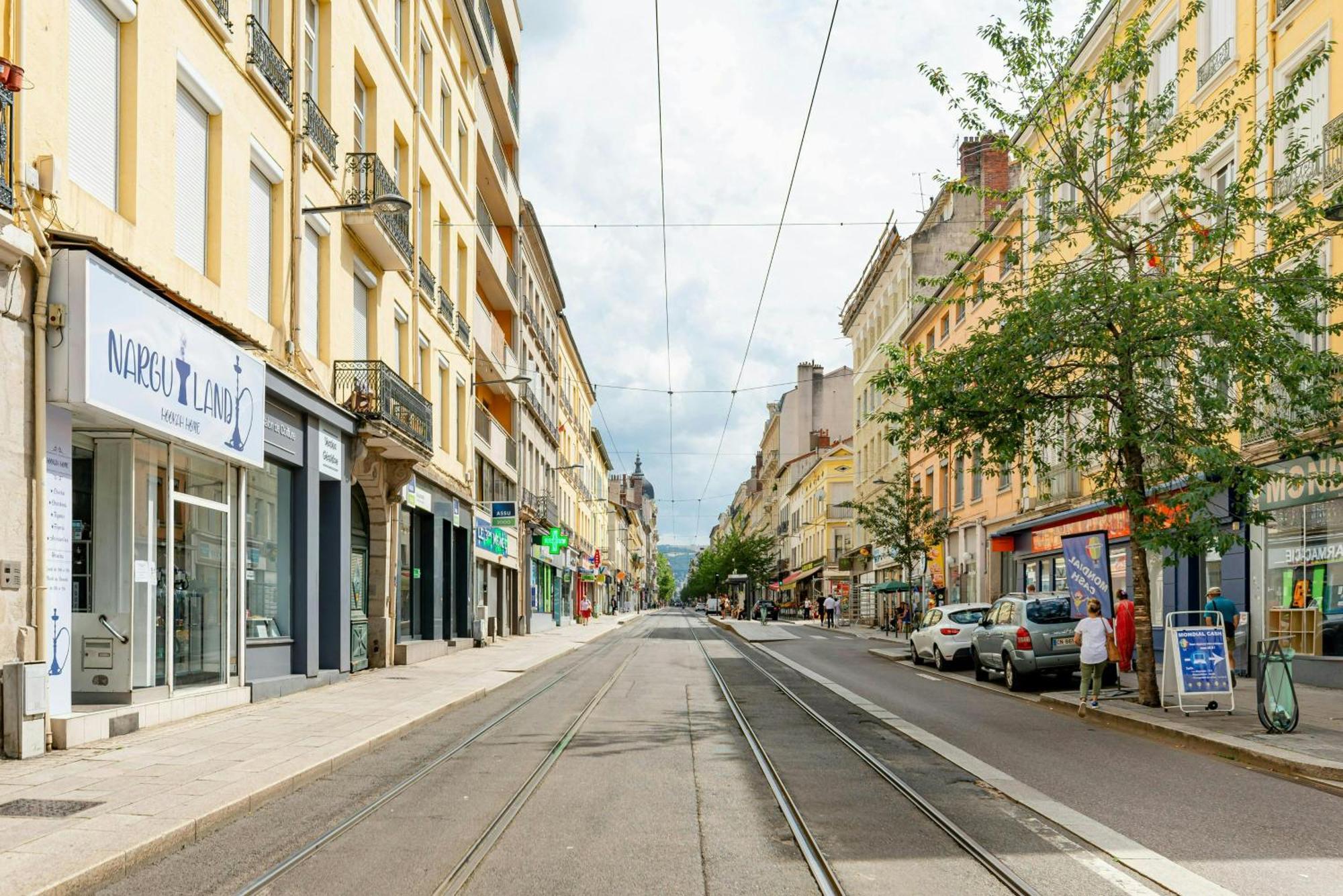Charmant Hypercentre Tram Design Saint-Etienne  Zewnętrze zdjęcie